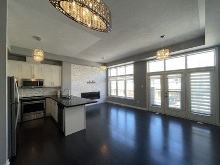 For Lease - 26 Cornerbank Crescent, Whitchurch-Stouffville, Ontario - Photo 4