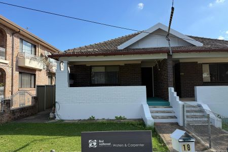 3 BEDROOM HOUSE - Photo 5