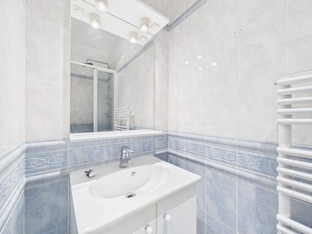 Tout savoir sur cet appartement dans le quartier Triangle d'Or, à Paris 8ème - Photo 2