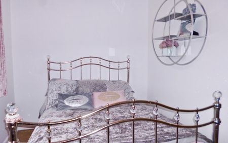 2 bedroom end of terrace house to rent - Photo 4