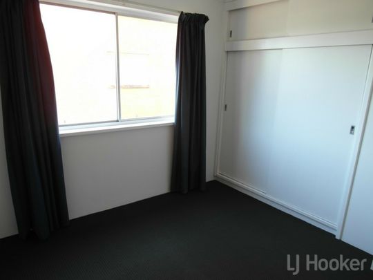 Spacious 2 Bedroom Unit - Photo 1