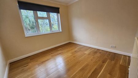 4 bedroom semi-detached house to rent - Photo 5