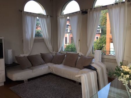 Five-rooms Apartment FURNISHED FOR RENT in VILLA LIBERTY with large garden Verona (Borgo Trento) - Photo 4