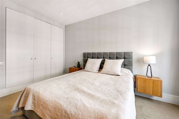 An excellently presented two bedroom apartment located in the sort after Covent Garden. - Photo 1