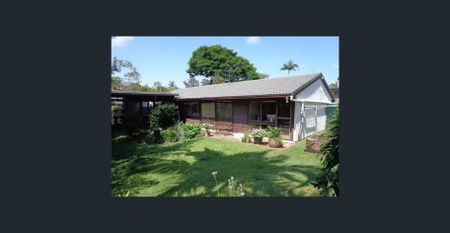 Charming 3-Bedroom Family Home in Kenmore - Photo 3