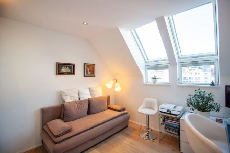 Modernes Maisonette-Juwel mit Terrasse im 3. Bezirk – Tischlerküche, 2 Bäder & Klimaanlage - Photo 2