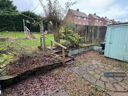 3 bedroom semi-detached house to rent - Photo 4