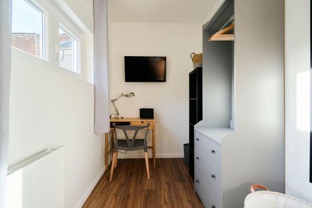 LAURENDEAU Roommate 4 Bedrooms at Amiens - Photo 2