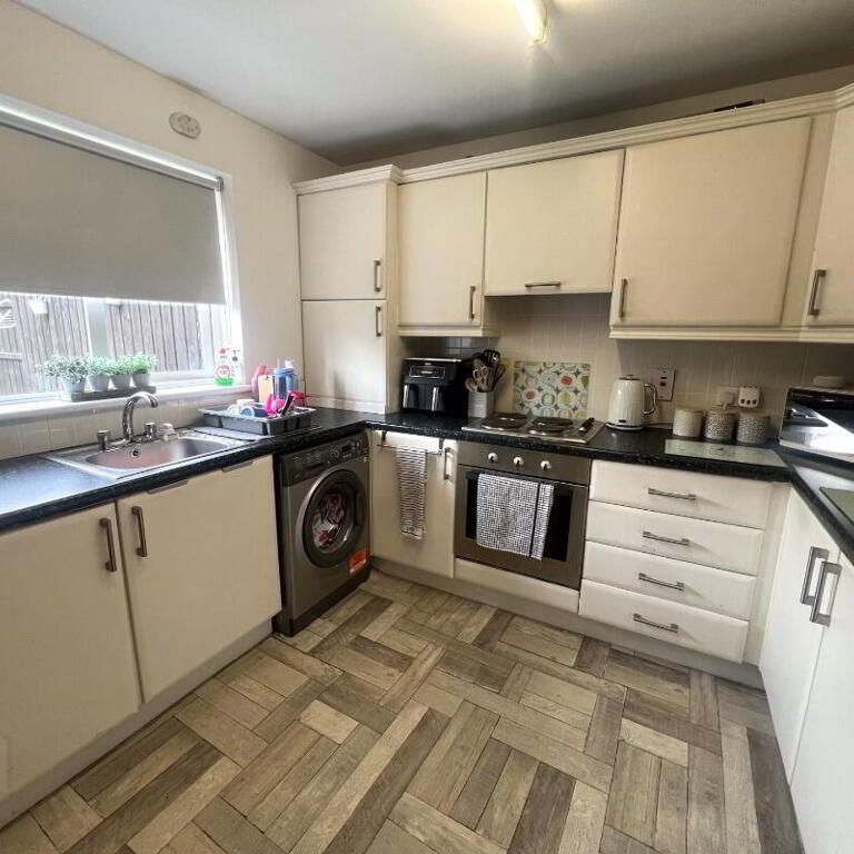 22 Clonard Gardens, Belfast, BT13 2RH - Photo 1