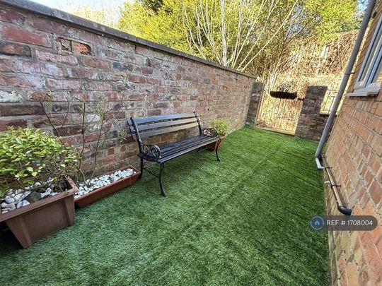 2 bedroom terraced house to rent - Photo 1