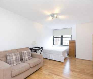 Studio to rent - Photo 1