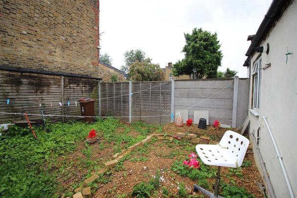 3 bedroom apartment to rent - Photo 1