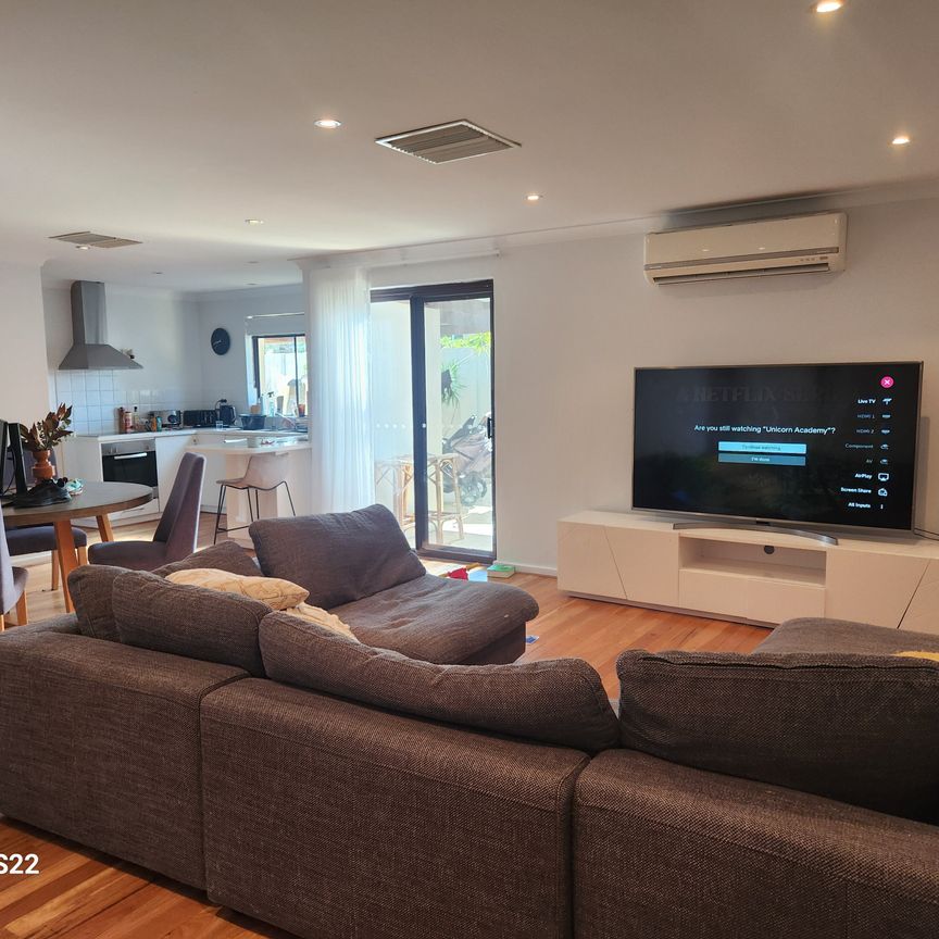 Scarborough - Photo 1