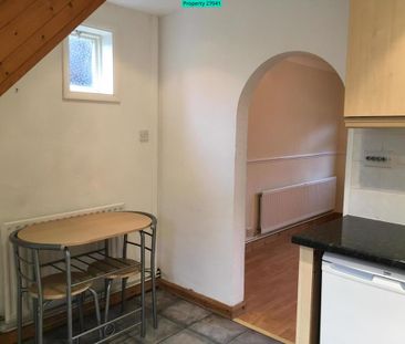 2 bedroom end of terrace house to rent - Photo 2