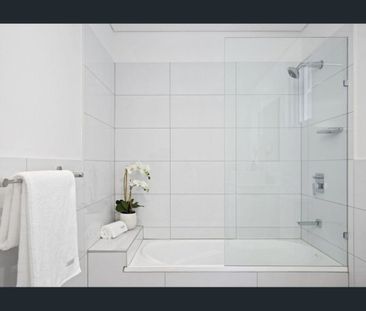 Modern Two Bedroom Apartment - Photo 5