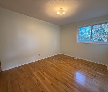 For Lease - 7913 Jeanne D'arc Boulevard, Orleans - Convent Glen and... - Photo 6