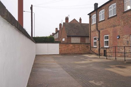 2 bedroom flat to rent - Photo 5