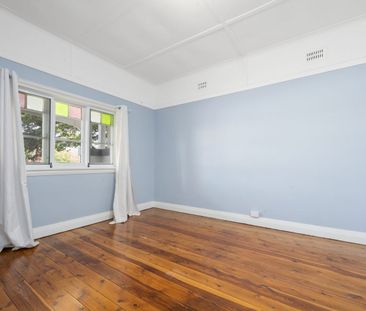 A Little Beauty with a Big Entertainer's Heart - Photo 4