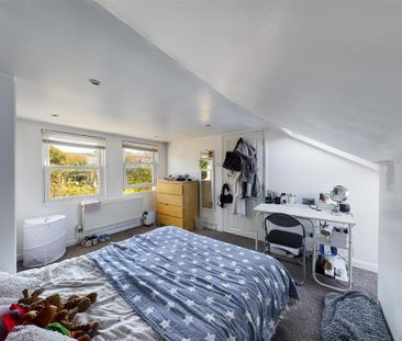 4 bedroom terraced house to rent - Photo 5