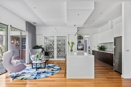 A Rare Luxury Rental Offering in Essendon’s Coveted Windy Hill Precinct - Photo 5