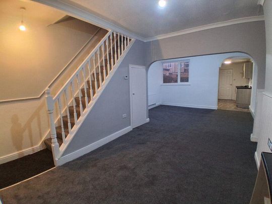 3 bedroom terraced house to rent - Photo 1