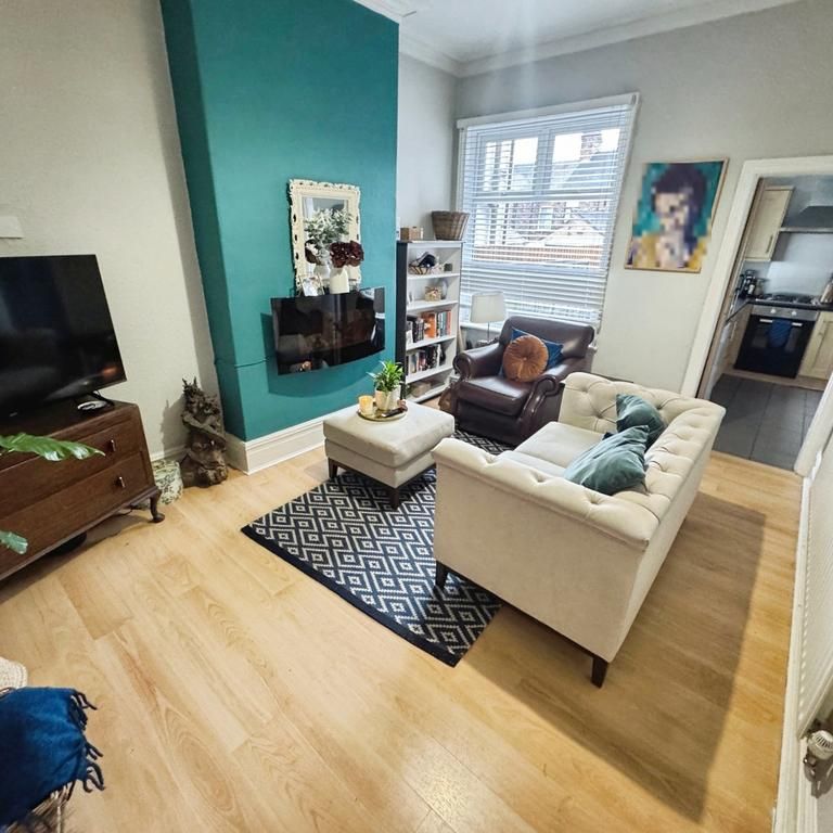 2 bedroom terraced house to rent - Photo 1