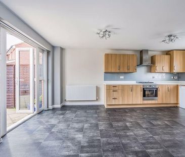 3 bedroom semi-detached house to rent - Photo 5