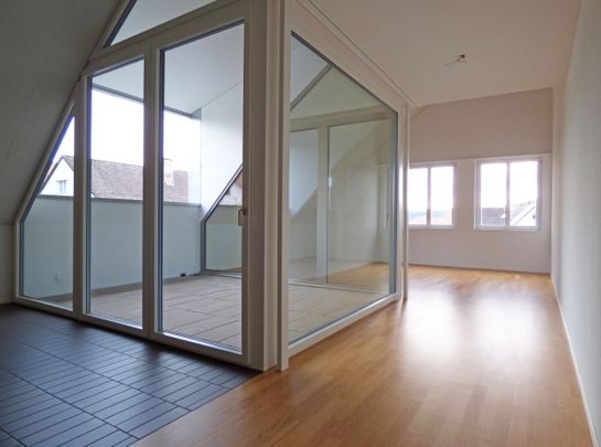 Your new home? Attractive and modern penthouse apartment in Bonstetten - Photo 1