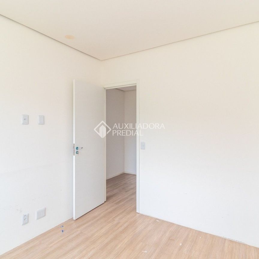 Casa em Condomínio com 3 quartos e 120m² para alugar em Campo Novo, Porto Alegre. - Photo 1