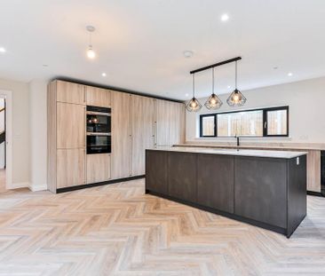4 bedroom detached house to rent - Photo 4
