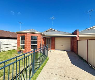 Immaculate 2-Bedroom Unit in Prime Location - Photo 2