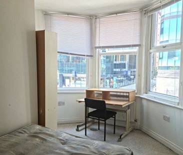 ROOM AVAILABLE IN SHARED HOUSE CENTRAL LANSDOWNE - Photo 1