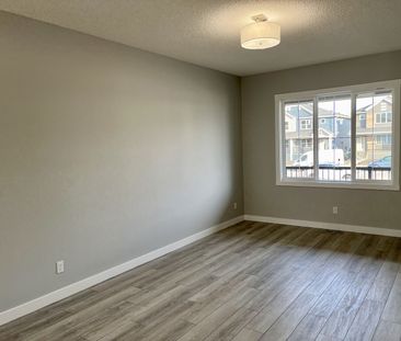 21475 Sheriff King Street Southwest, Calgary - Photo 3