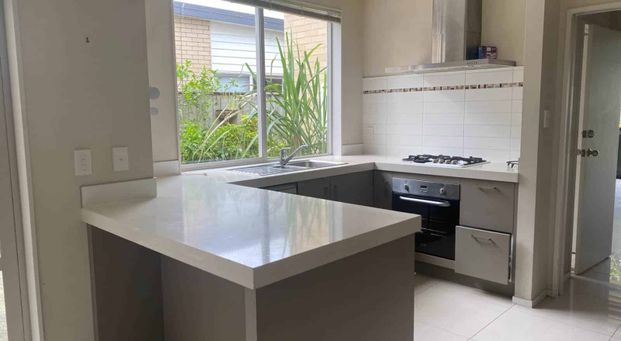 Beautiful 3 Bedroom Home with Double Garage an... - Photo 1