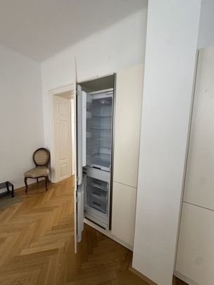 Großzügiger Altbau mit 4 Zimmern in ruhiger Innenhoflage - Photo 1