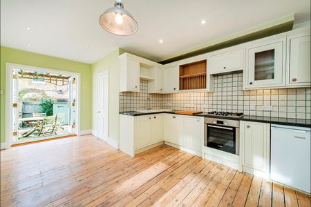 2 Bed Maisonette, Cowley Road, SW14 - Photo 4