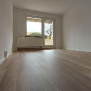 Kleine Zweiraumwohnung mit Balkon ! - Foto 2