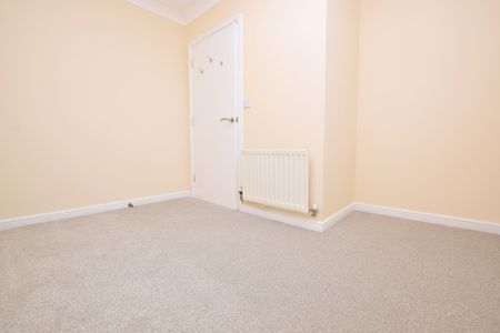 Wallace Road, Colchester, Essex, CO4 5GP - Photo 3