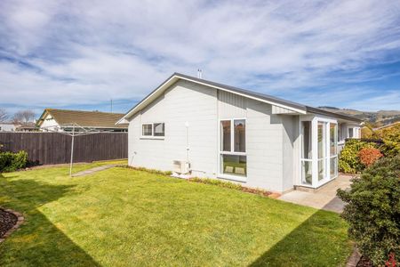 Modern two-bedroom townhouse in Hoon Hay! - Photo 2