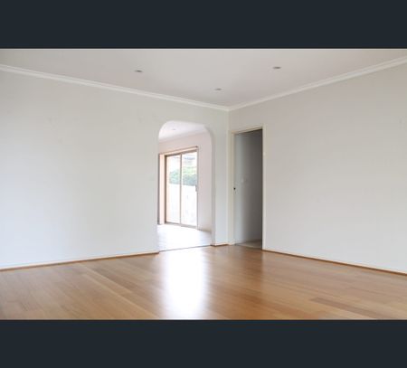 13 Ford Street, Ringwood, Vic 3134 - Photo 2