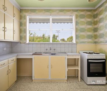 Three Bedroom Home in Fantastic Pocket of Werribee - Photo 6
