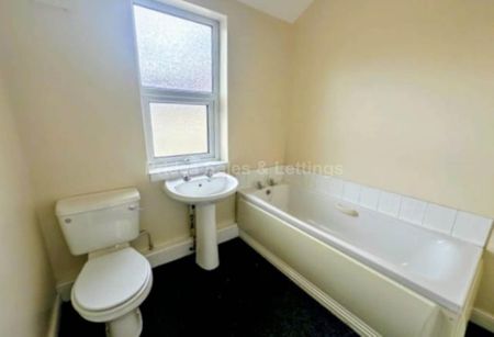 1 bedroom in a house share to rent - Photo 5