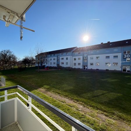 Gemütliche 2-Zi.-Wohnung mit Balkon! - Photo 3