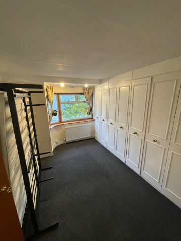 4 Bed Semi-Detached House, Rannock Avenue, NW9 - Photo 3