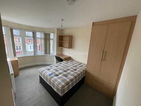 6 bedroom semi-detached house to rent - Photo 5