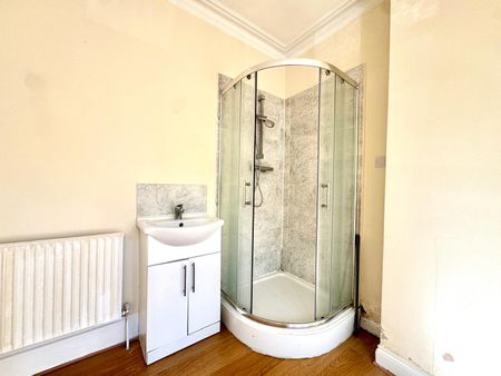 Chatham Road, Kingston Upon Thames, KT1 3AA - Photo 5