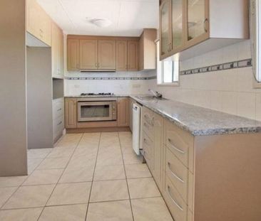 TERRIFIC TRUMPET - Modern 3x1 in Quiet Street - Photo 6