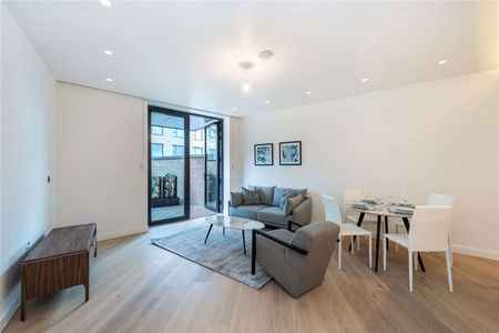 A fabulous furnished one bedroom apartment situated on the fourth floor of 6 Wood Crescent. - Photo 5