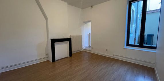 Appartement 2 pièces 41m2 REIMS 487 euros - Photo 2