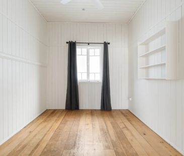 Bay Breezes & Character Living in the Heart of Sandgate - Photo 2